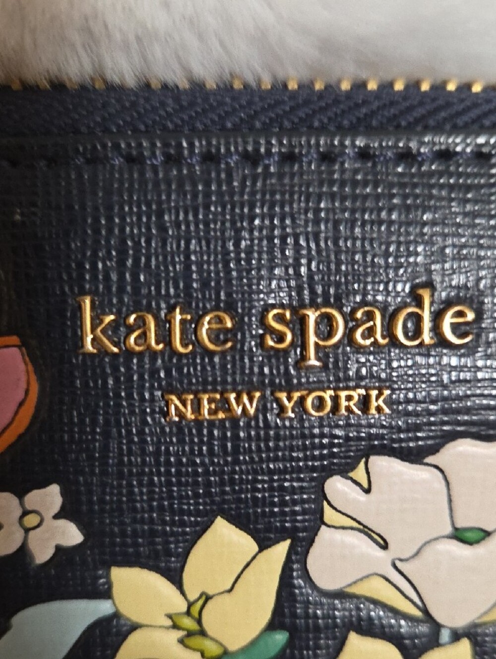 EUC kate spade Navy Floral Zip Wallet - Picture 4 of 11